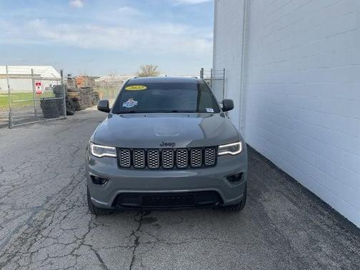 2022 Jeep Grand Cherokee Laredo