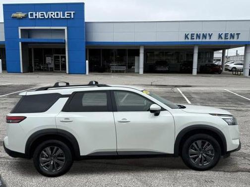 White 2023 Nissan Pathfinder SV 4WD