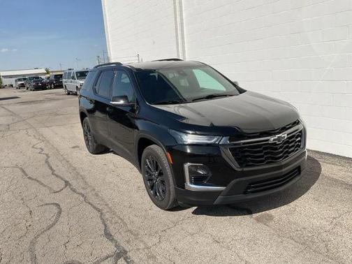 Mosaic Black Metallic 2024 Chevrolet Traverse RS