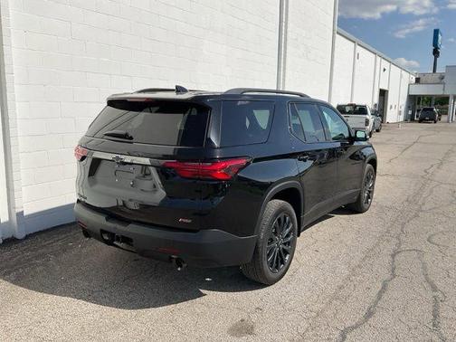 Mosaic Black Metallic 2024 Chevrolet Traverse RS