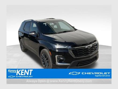 Mosaic Black Metallic 2024 Chevrolet Traverse RS