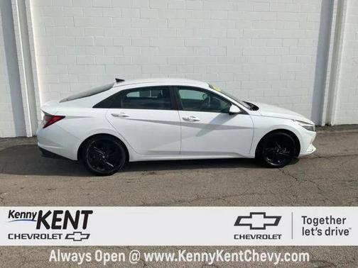 2021 Hyundai ELANTRA SEL