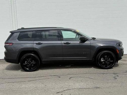 Baltic Gray Metallic Clearcoat 2024 Jeep Grand Cherokee L Altitude