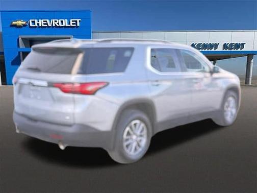 Sterling Gray Metallic 2023 Chevrolet Traverse LT Cloth