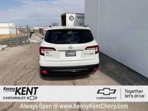 2022 Honda Pilot AWD Black Edition