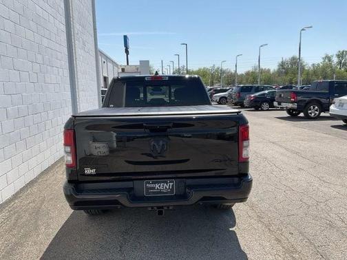Diamond Black Crystal Pearlcoat 2019 RAM 1500 Big Horn