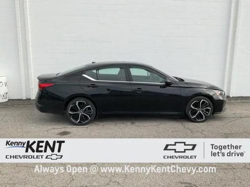 2023 Nissan Altima SR FWD