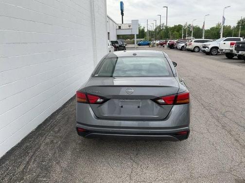 Gun Metallic 2025 Nissan Altima SV FWD