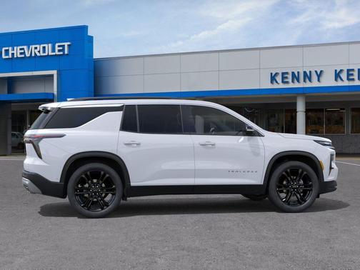 Polar White Tricoat 2026 Chevrolet Traverse LT
