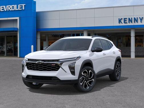 Summit White 2026 Chevrolet Trax FWD 2RS