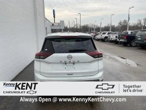 2025 Nissan Rogue SV