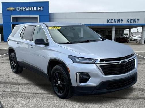 Silver Ice Metallic 2022 Chevrolet Traverse LS