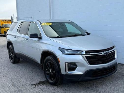 Silver Ice Metallic 2022 Chevrolet Traverse LS