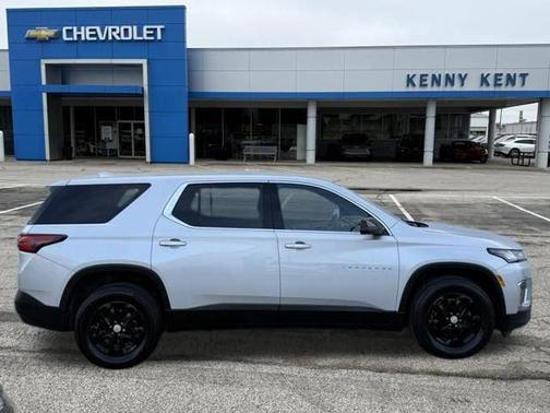 Silver Ice Metallic 2022 Chevrolet Traverse LS