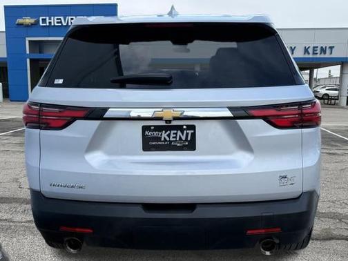 Silver Ice Metallic 2022 Chevrolet Traverse LS
