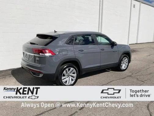 2022 Volkswagen Atlas Cross Sport 2.0T SE w/Technology 4MOTION