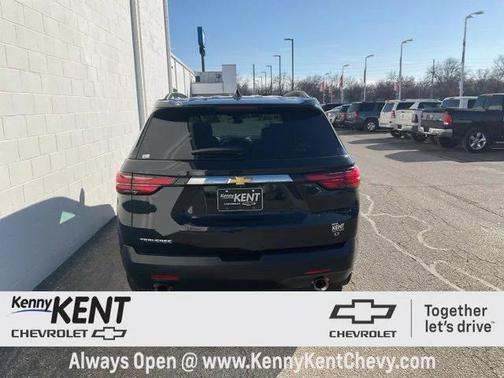 2023 Chevrolet Traverse LT Leather