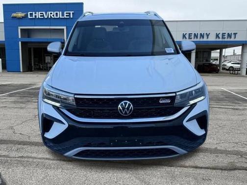 Pure White 2022 Volkswagen Taos 1.5T SE