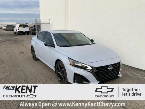 2023 Nissan Altima SR FWD