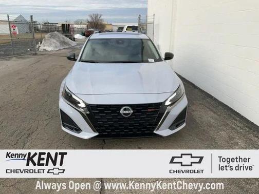 2023 Nissan Altima SR FWD