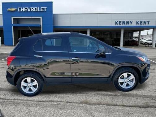 Mosaic Black Metallic 2019 Chevrolet Trax LT