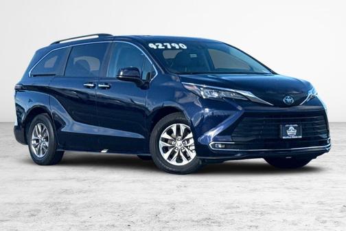2024 Toyota Sienna XLE