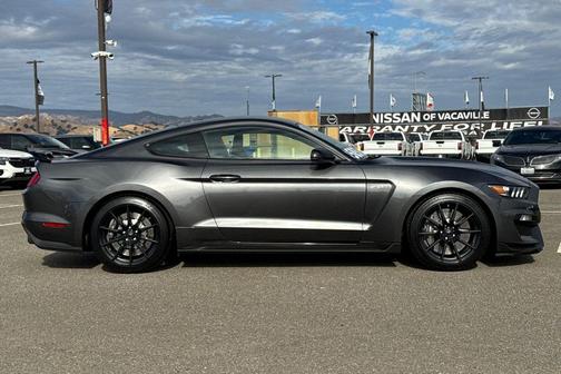 2017 Ford Shelby GT350 Base