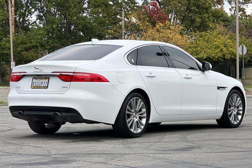 2020 Jaguar XF 25t Prestige RWD Automatic