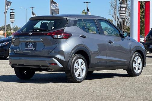 2025 Nissan Kicks S