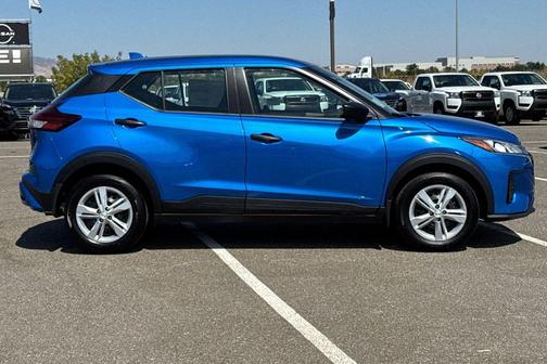 2025 Nissan Kicks S
