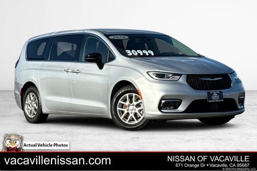 2024 Chrysler Pacifica Touring L