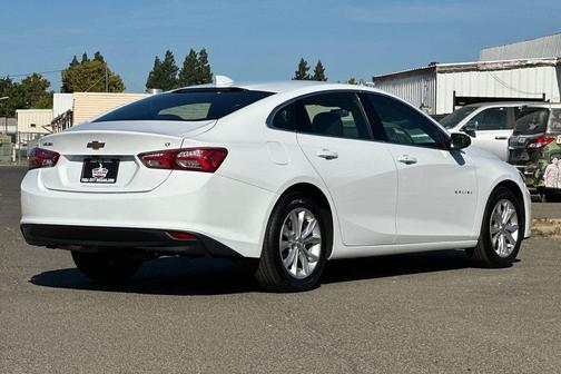 2022 Chevrolet Malibu FWD LT