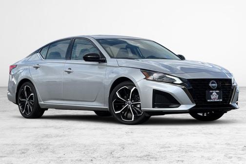 2025 Nissan Altima SR FWD