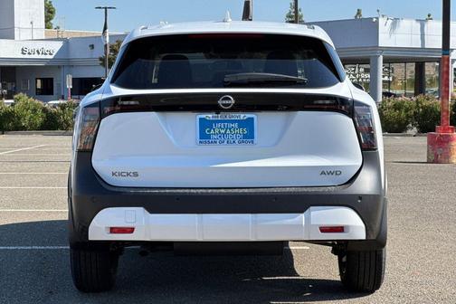 2025 Nissan Kicks SV