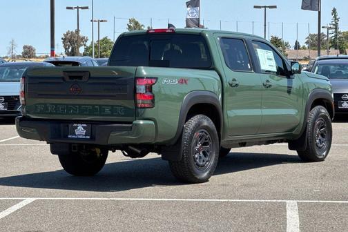 2025 Nissan Frontier PRO-4X