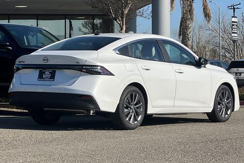 Aspen White Tricoat 2026 Nissan Sentra SL