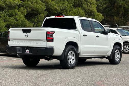 2024 Nissan Frontier S