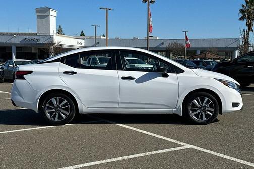 2025 Nissan Versa 1.6 S