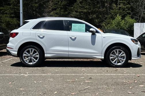 2023 Audi Q3 Premium 45 TFSI S line quattro Tiptronic