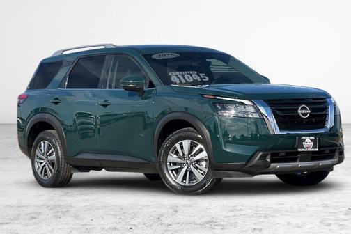 2025 Nissan Pathfinder SL 4WD