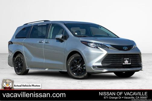 2023 Toyota Sienna XLE 8 Passenger
