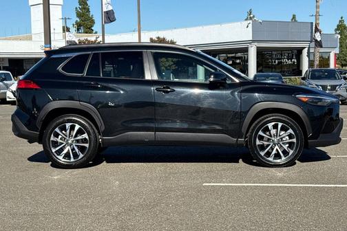 2024 Toyota Corolla Cross XLE