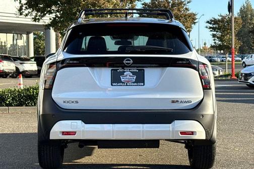 2026 Nissan Kicks SR