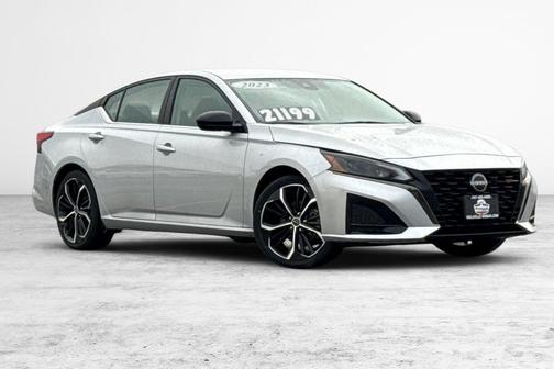 2023 Nissan Altima SR FWD