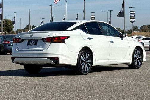 2021 Nissan Altima 2.5 SV