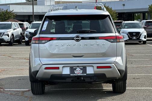 2025 Nissan Pathfinder Platinum 4WD