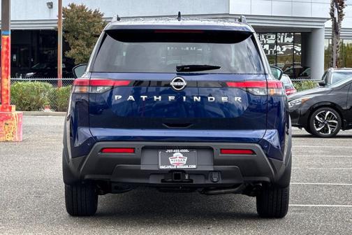 2025 Nissan Pathfinder SV FWD