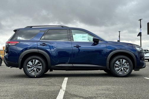 2025 Nissan Pathfinder SV FWD
