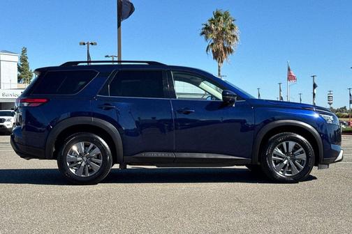 2024 Nissan Pathfinder SV 4WD