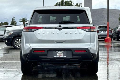 2025 Nissan Pathfinder S FWD